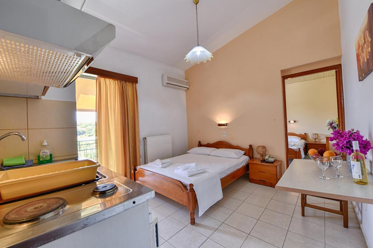 Ionis Hotel Troianata ภายนอก รูปภาพ