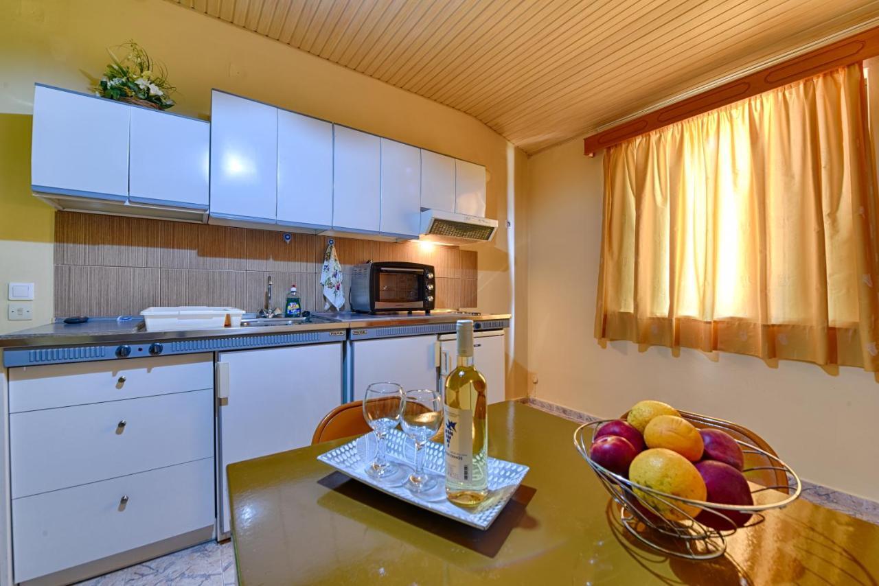 Ionis Hotel Troianata ภายนอก รูปภาพ